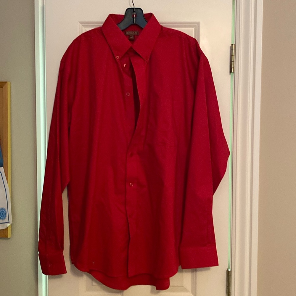 Red House Red Long sleeve button short, size  Large Long